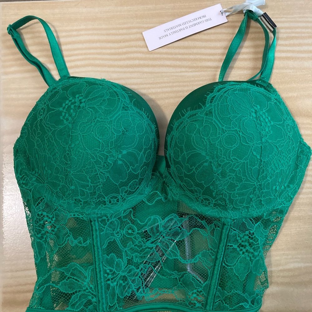 Victoria’s Secret Green Lace Bombshell Push Ip Bra 32C